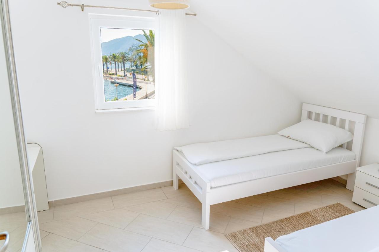 Seafront Apartments Tivat Extérieur photo